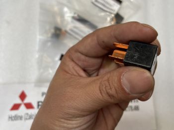 Rơ le dàn nóng xe Mitsubishi Mirage