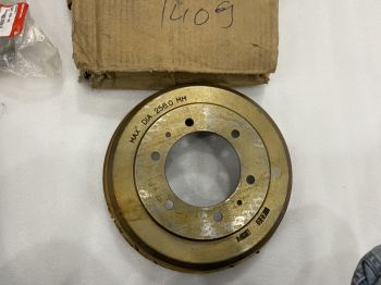 Trống phanh sau xe mitsubishi Pajero V6-3000 V32 V43