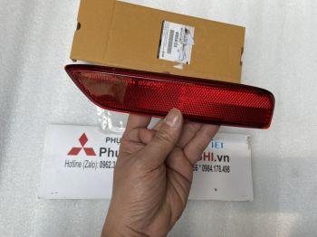 Đèn phản quang xe mitsubishi Xpander Cross