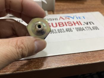 Công tắc báo áp suất dầu nhớt động cơ xe mitsubishi Grandis