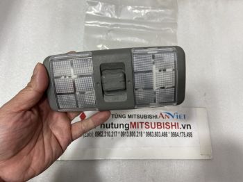 Đèn trần xe mitsubishi Pajero V31 V32 V45