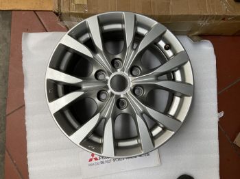 La zăng xe mitsubishi Pajero Sport hàng tháo xe