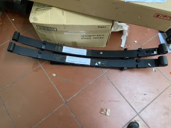 Bộ nhíp xe mitsubishi Triton