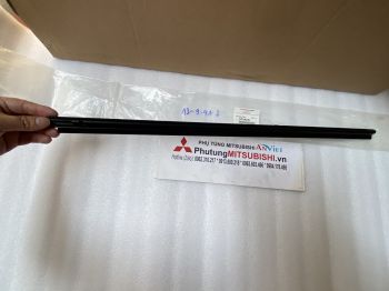 Nẹp chân kính xe mitsubishi Mirage