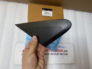 Ốp tam giác chân gương xe mitsubishi Mirage