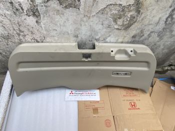 Táp py cốp sau xe mitsubishi Grandis