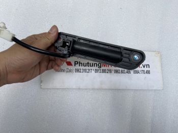 Tay mở cốp sau xe mitsubishi Grandis