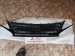 Mặt ca lăng xe Mitsubishi Attrage 2020-2025 Viền Mạ, Viền Đỏ