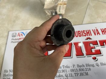 Cao su đầu giảm xóc xe Mitsubishi Xpander và Xpander Cross