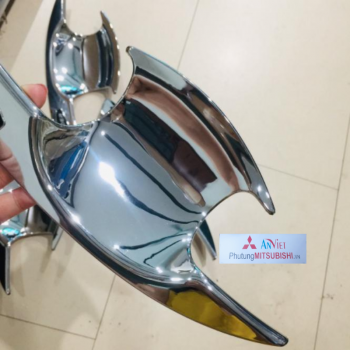 Ốp trang trí hõm cửa xe Mitsubishi Xpander