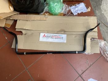 Thanh giằng cân bằng trước xe Mitsubishi Triton
