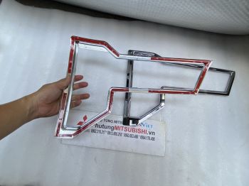 Ốp mạ trang trí đèn pha xe Mitsubishi Xpander 2022-2025