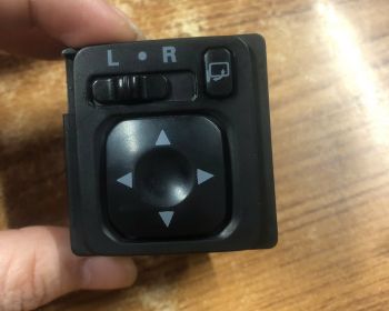 Công tắc chỉnh gương chiếu hậu Mitsubishi Grandis, Triton, Mirage, Attrage, Pajero Sport, Outlander, Pajero V93 hàng bãi