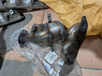 Cổ góp = bầu than hoạt tính xử lý khí xả thải  Mitsubishi Attrage  Mitsubishi Mirage