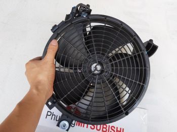 Quạt dàn nóng sử dụng cho xe Pajero Sport - Hàng nhập khẩu chính ngạch