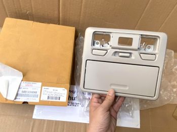 Hộp đựng kính liền đèn trần sử dụng xe TRITON - Hàng nhập khẩu chính ngạch