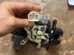 Khóa ngậm cửa hậu, cốp sau sử dụng cho xe Destinator DST 2025-2026, XForce 2024-2026, Pajero Sport, Outlander 2.0 2.4 dùng cho cốp điện