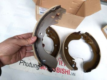 Má phanh sau, Bố thắng sau, Guốc phanh sau sử dụng cho xe Xpander - Hàng nhập khẩu chính ngạch 4600A259