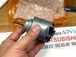 Đầu Mô tơ quạt dàn lạnh sau trên trần sử dụng cho xe Mitsubishi Xpander 7842A210 | Hãng DEKO