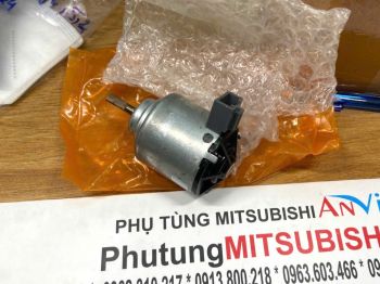 Đầu Mô tơ quạt dàn lạnh sau trên trần sử dụng cho xe Mitsubishi Xpander 7842A210 | Hãng DEKO