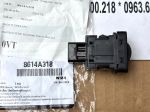 Công tắc chỉnh đèn pha trên táp lô Mitsubishi XForce 8614A318