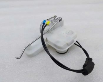 bãi 5715A775 Khóa ngậm cửa trước Lh Mitsubishi Outlander 5 giắc  - cơ cấu khóa cửa