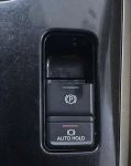 Công tắc điều khiển phanh tay điện tử phanh đỗ và auto hold Mitsubishi Outlander 8606A033
