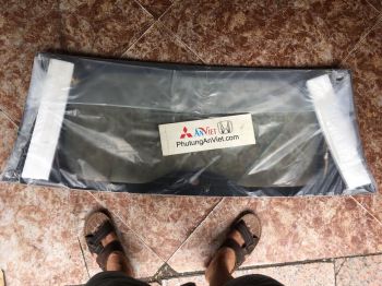 Kính cửa hậu, kính cốp sau, kính lưng xe Mitsubishi Pajero và Pajero Sport