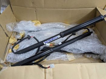 Ty chống ( mô tơ điện) lên xuống cửa hậu xe Mitsubishi Pajero Sport 2017- 2026 - 5813A227 5813A228 