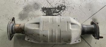 Bầu lọc ống xả bô CHUYỂN ĐỔI khí thải đoạn giữa- HÌNH ô van  Mitsubishi Pajero v93  Mitsubishi Pajero v73 hàng bãi