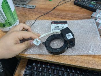 Cảm biến vị trí góc lái Mitsubishi Pajero v93 (phía dưới cáp còi vô lăng) 5giắc