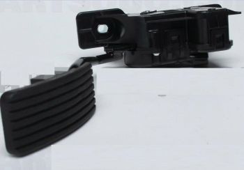 Chân gas đi cùng cảm biến bàn đạp chân ga  Mitsubishi Pajero V93 1600A013