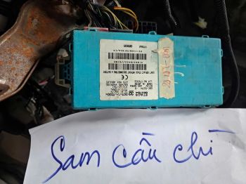 Hộp etacs điều khiển âm thanh thời gian xe Mitsubishi Pajero V93