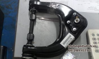 Càng A trên xe Mitsubishi Pajero