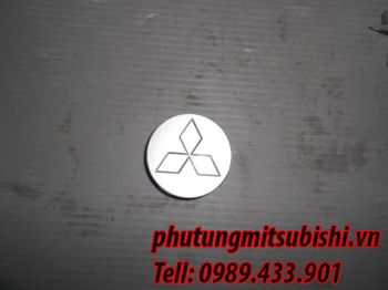 Nắp chụp moay ơ xe Mitsubishi Lancer