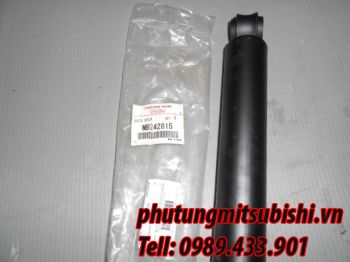 Giảm xóc sau xe Mitsubishi Pajero