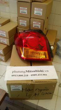 Đèn hậu miếng ngoài xe mitsubishi outlander sport