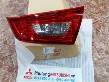 Đèn đuôi miếng trong xe mitsubishi Outlander sport
