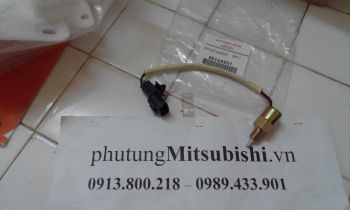 Công tắc đèn lùi Mitsubishi Zinger
