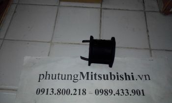 Cao su ốp cân bằng xe Mitsubishi Zinger