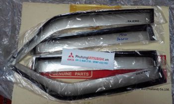 Vè che mưa xe Mitsubishi Pajero