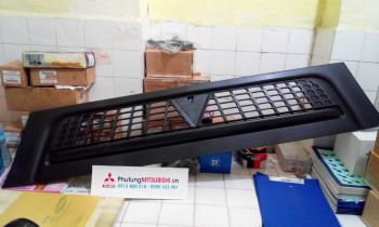 Mặt ca lăng xe Mitsubishi Fuso