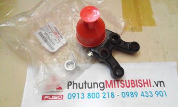 Rotuyn đứng dưới Mitsubishi Pajero