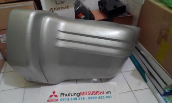 Ốp ba đờ sốc trước xe Mitsubishi Pajero