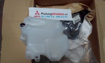 Bình nước rửa kính xe Mitsubishi Grandis
