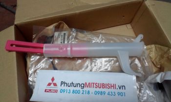 Cổ Bình nước rửa kính xe Mitsubishi Grandis