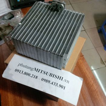 Dàn lạnh xe Mitsubishi Pajero