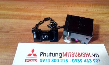 Tời lốp xe Mitsubishi Pajero Sport