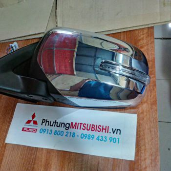 Gương chiếu hậu Mitsubishi Triton loại có đèn xi nhan