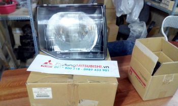 Đèn pha xe Mitsubishi Pajero